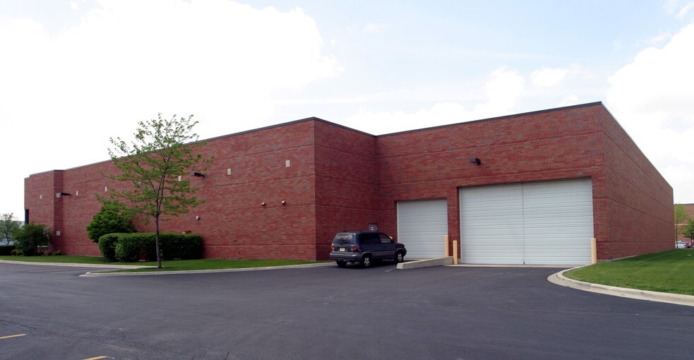 More Photos Of 500 E Bunker Ct, Vernon Hills Warehouse For Lease