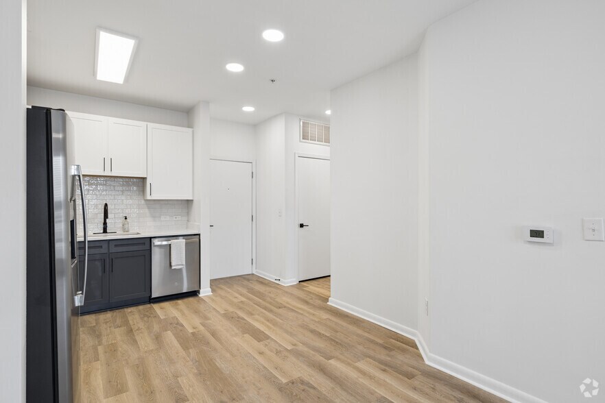More Photos Of 725-735 Coleman Blvd, Mount Pleasant Apartments For Lease