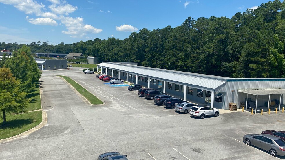 More Photos Of 740 E General Stewart Way, Hinesville General Retail For Lease