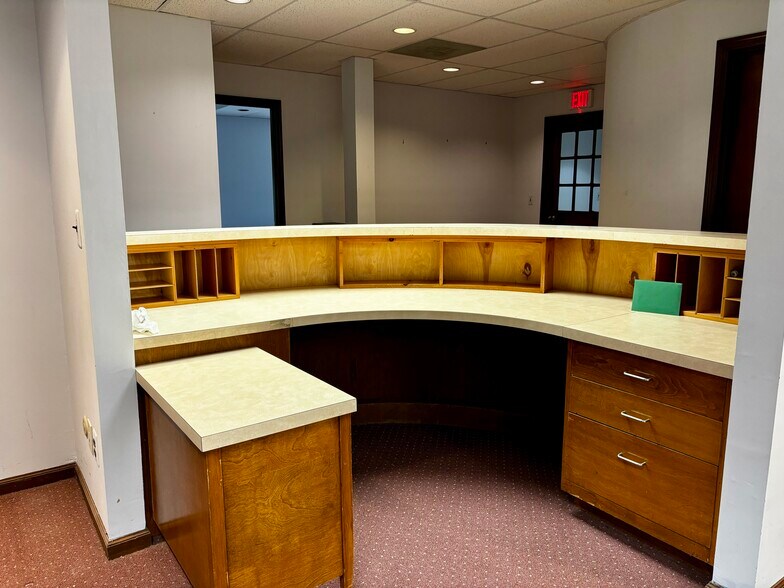 More Photos Of 1128 State Route 31, Lebanon Office For Lease