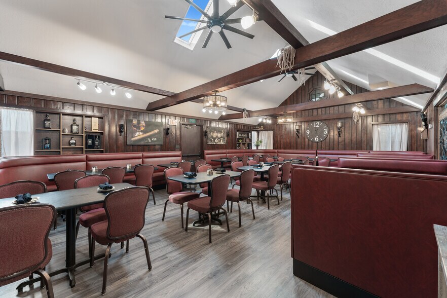 More Photos Of 4305 Portage St NW, Canton Restaurant For Sale