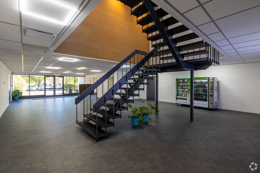 More Photos Of 3131 Princeton Pike, Lawrenceville Unknown For Lease