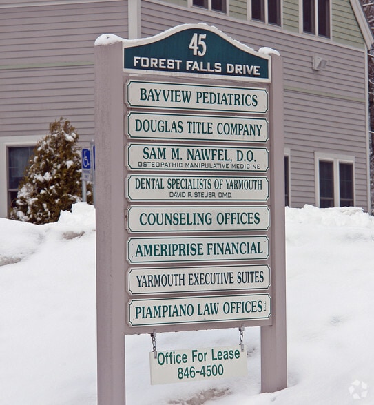 More Photos Of 45 Forest Falls Dr, Yarmouth Medical For Sale