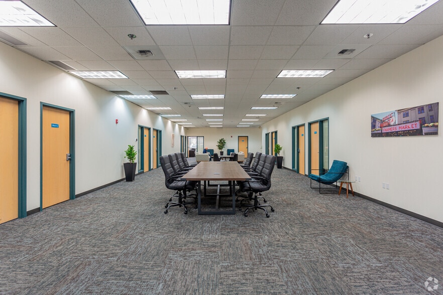 More Photos Of 801 SW 16th St, Renton Distribution For Lease