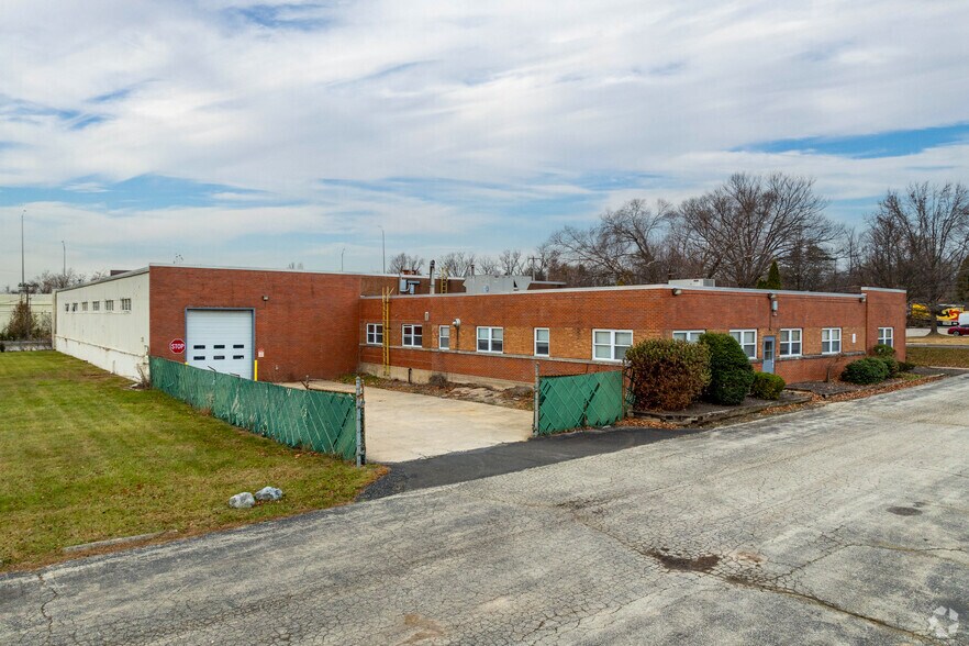 More Photos Of 235 New York Dr, Fort Washington Light Manufacturing For Lease