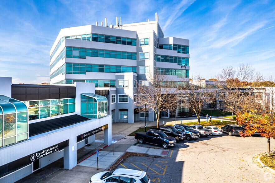 More Photos Of 7171 W 95th St, Overland Park Unknown For Lease