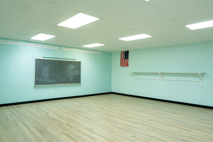 More Photos Of 2054 Neenah Rd, Montross Schools For Sale