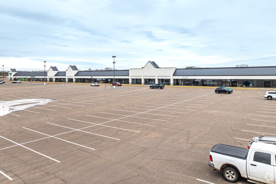 More Photos Of 38500 Tanger Dr, North Branch Unknown For Lease