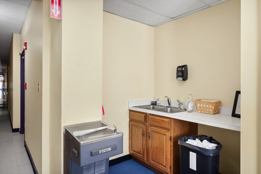 More Photos Of 9 N Loudoun St, Winchester Office For Sale