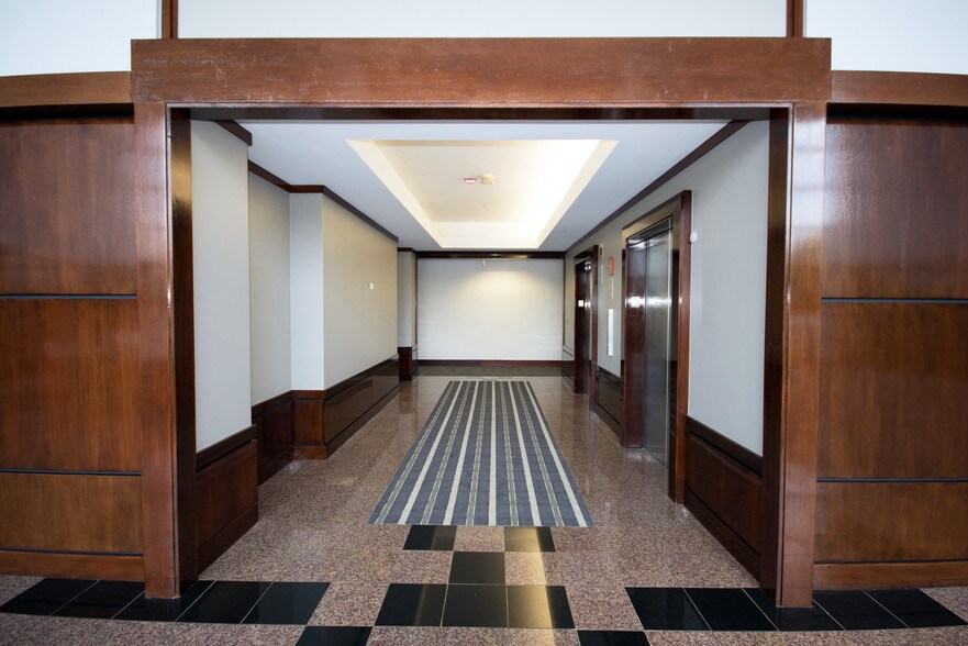 More Photos Of 1660 Feehanville Dr, Mount Prospect Medical For Lease