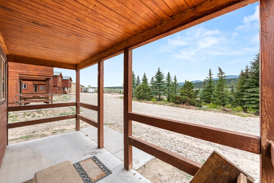 More Photos Of 1050 South Blvd, Dutch John Hotel For Sale