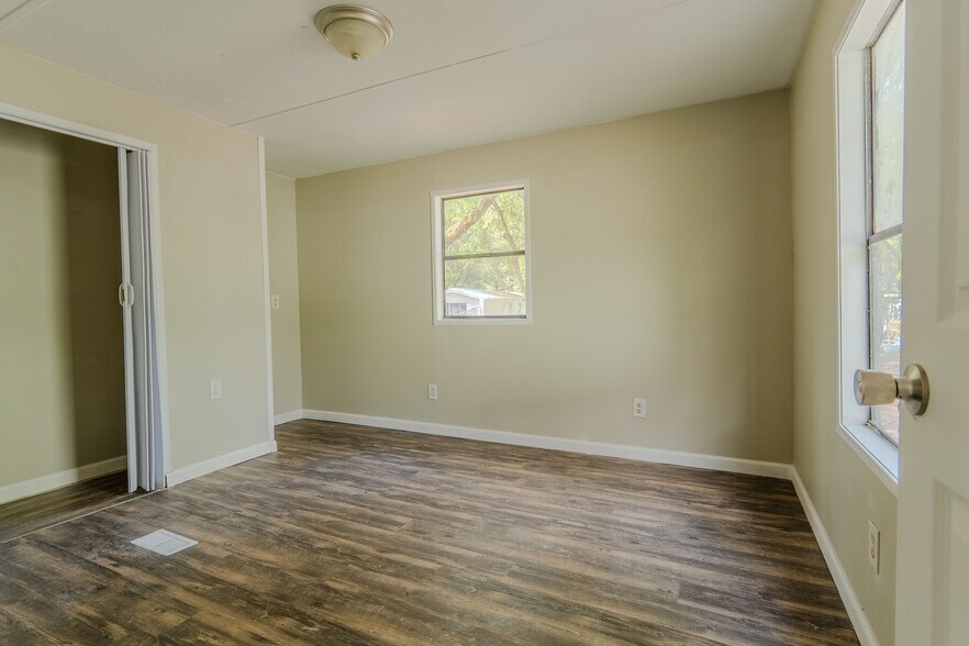 More Photos Of 14455 E Highway 25, Ocklawaha Manufactured Housing Mobile Home Park For Sale