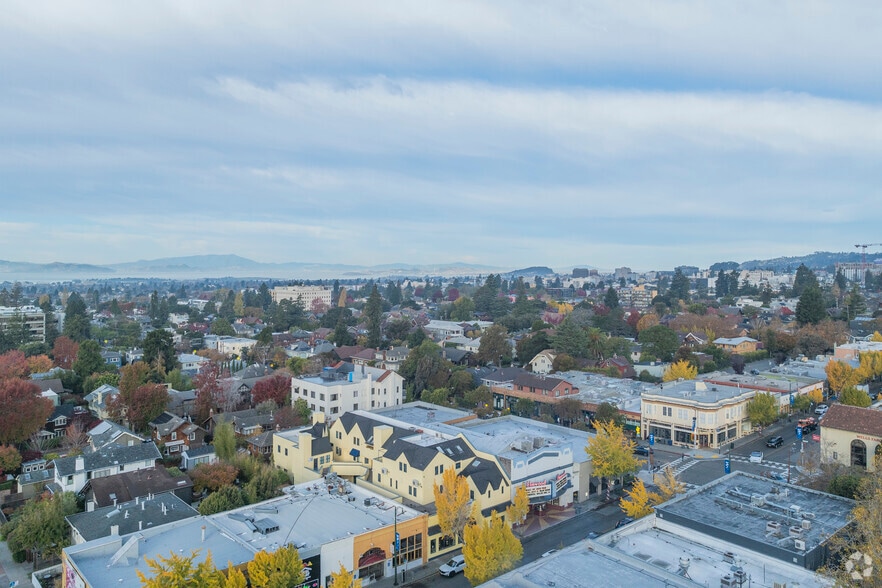 More Photos Of 2974-2980 College Ave, Berkeley Apartments For Lease