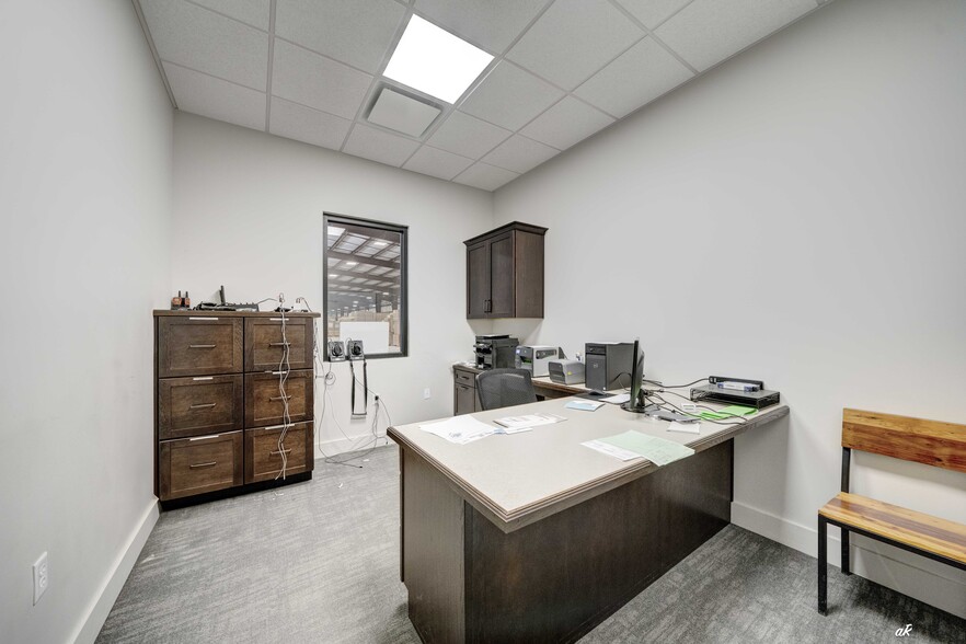 More Photos Of 17684 Cordova Pl, Panama City Beach Distribution For Lease