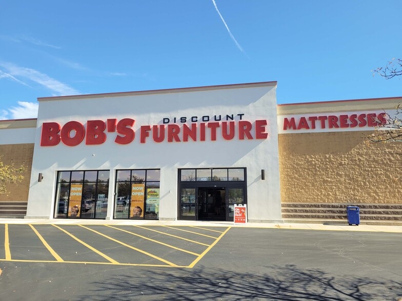More Photos Of 155-455 W University Dr, Mishawaka Unknown For Lease