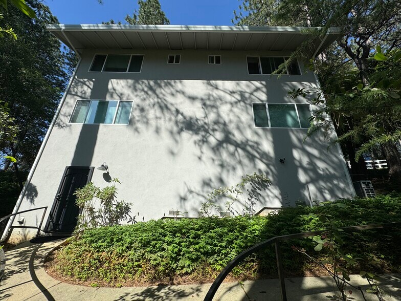 More Photos Of 1801 Cardinal Dr, Placerville Apartments For Sale