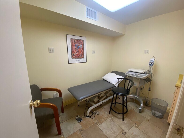 More Photos Of 352 86th St, Brooklyn Hospital For Lease