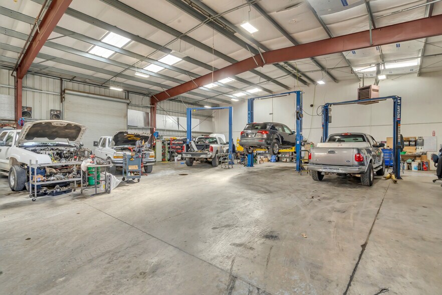 More Photos Of 25533 N Highway 99, Acampo Service For Sale