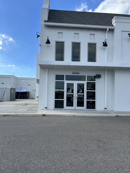 More Photos Of 5212 Bridge St, Tampa Storefront Retail Office For Lease
