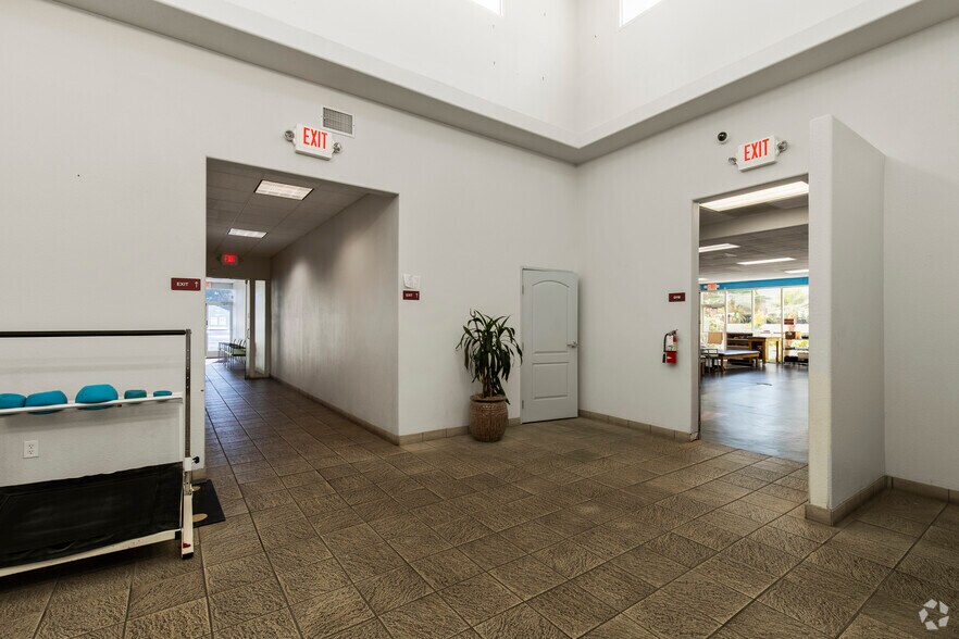 More Photos Of 3820 S Jones Blvd, Las Vegas Medical For Sale