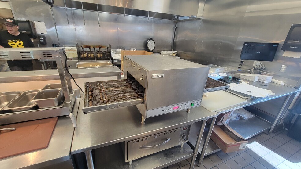 More Photos Of 1730 N Main St, North Logan Fast Food For Lease