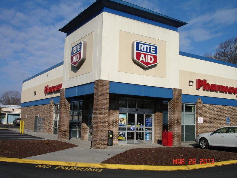 More Photos Of 1533 E Pembroke Ave, Hampton Drugstore For Lease