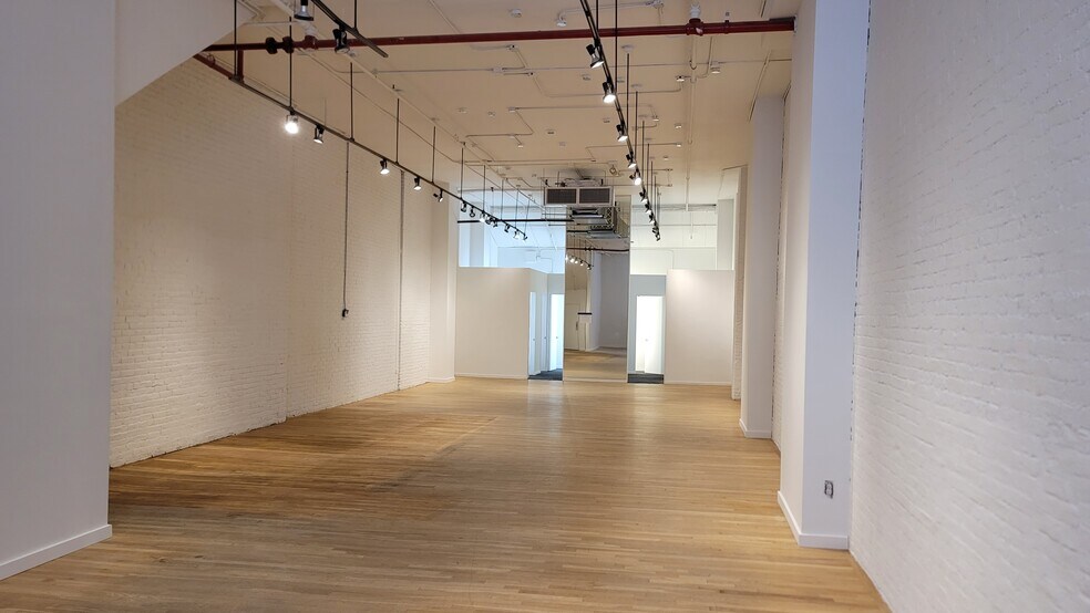 More Photos Of 153 Mercer St, New York Storefront Retail Residential For Lease