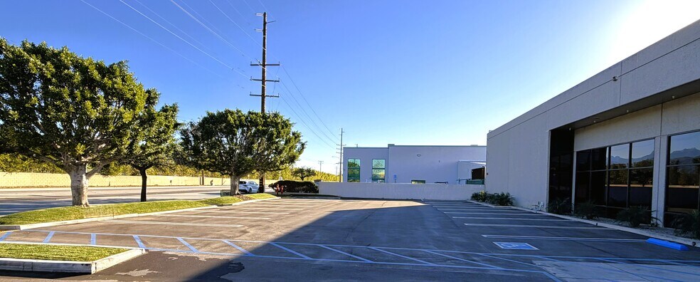 More Photos Of 5539 Ayon Ave, Irwindale Unknown For Lease