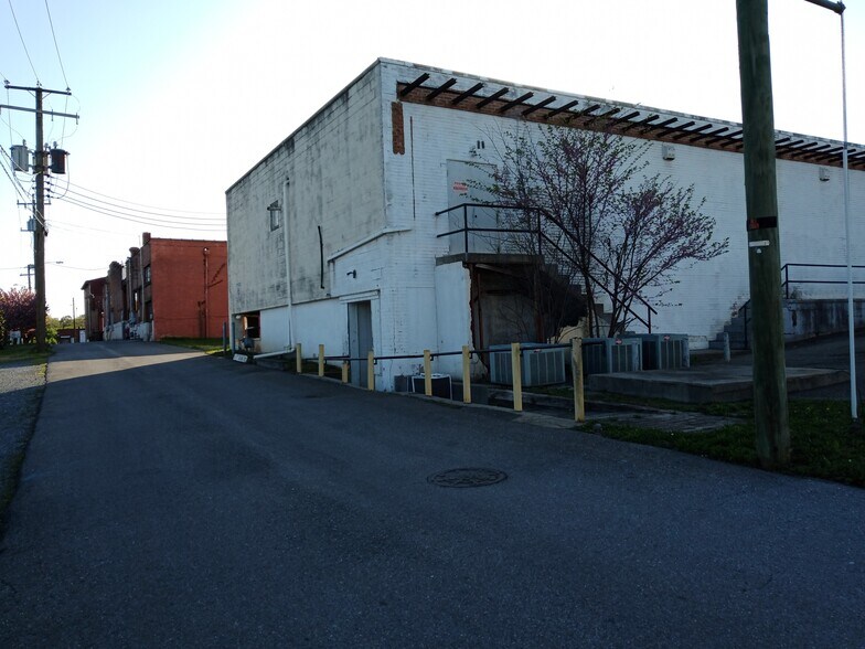 More Photos Of 525 Main St, Altavista Restaurant For Sale