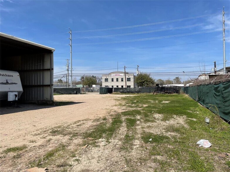 More Photos Of 3443 Pinemont Dr, Houston Land For Lease