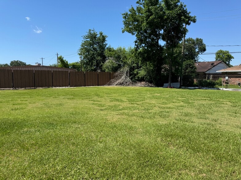 More Photos Of 1922 Dallas St, Pasadena Religious Facility For Sale