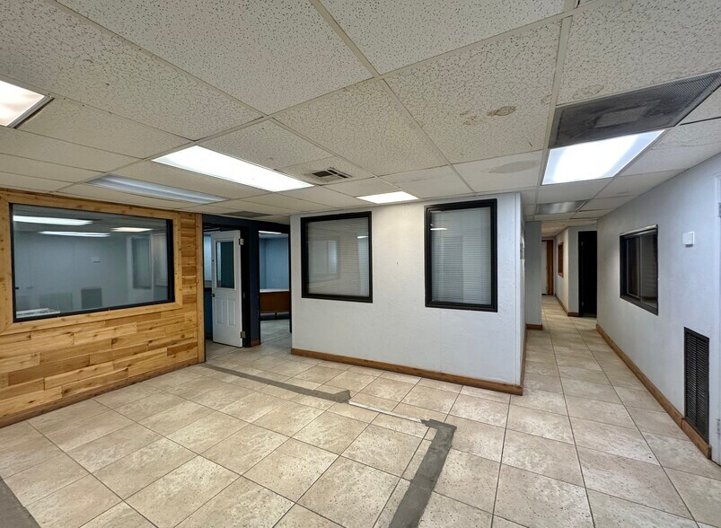 More Photos Of 1236 NW 4th St, Oklahoma City Warehouse For Lease