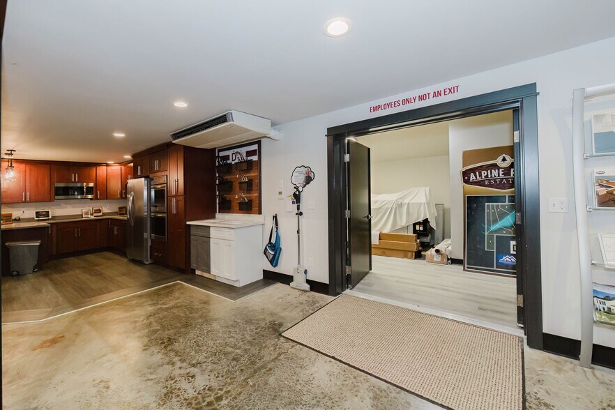 More Photos Of 5706 Bethel Rd, Port Orchard Warehouse For Sale