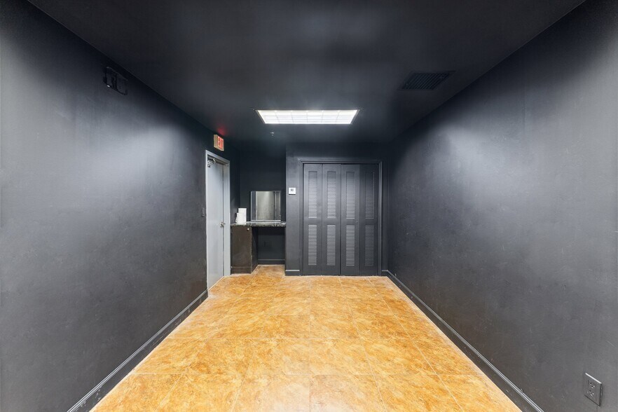 More Photos Of 13816 SW 142nd Ave, Miami Warehouse For Sale