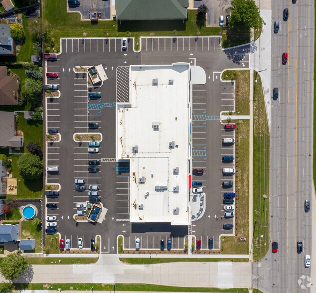 More Photos Of 21611-21631 Allen Rd, Woodhaven Freestanding For Lease