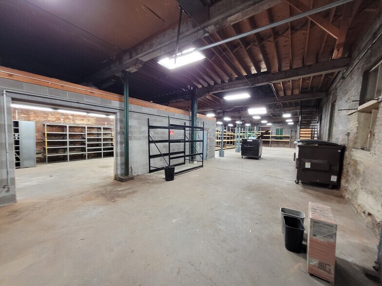 More Photos Of 1900 W Muhammad Ali Blvd, Louisville Manufacturing For Lease