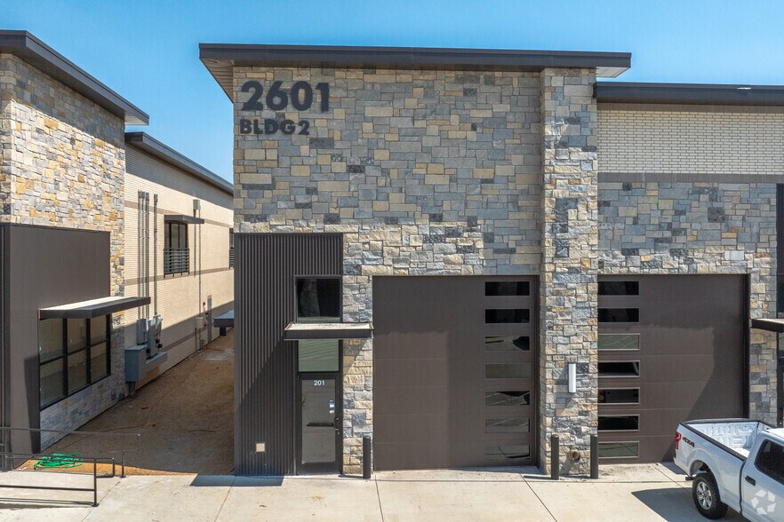 More Photos Of 2601 TX-121, Lewisville Light Distribution For Sale