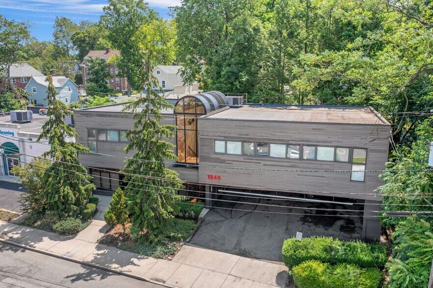More Photos Of 1345 Queen Anne Rd, Teaneck Office For Lease