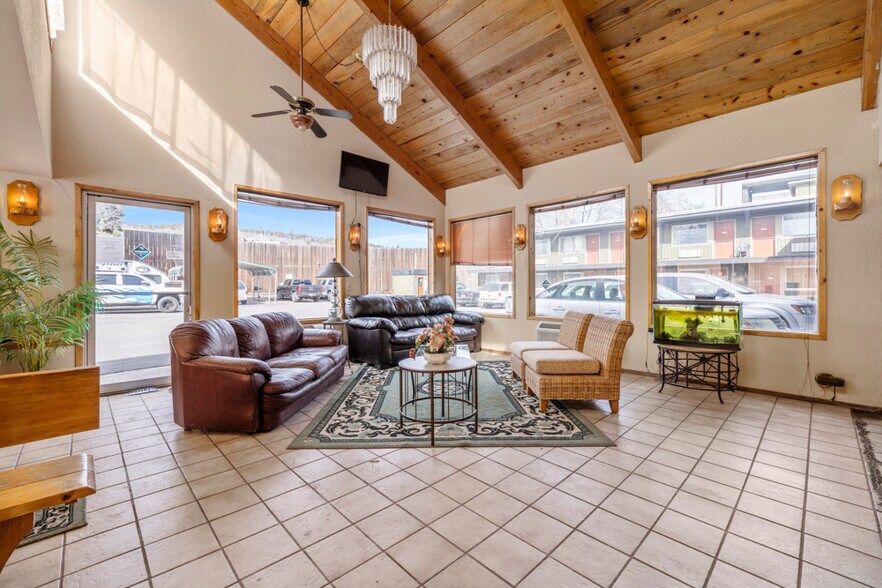 More Photos Of 11 Main St, Klamath Falls Hotel For Sale