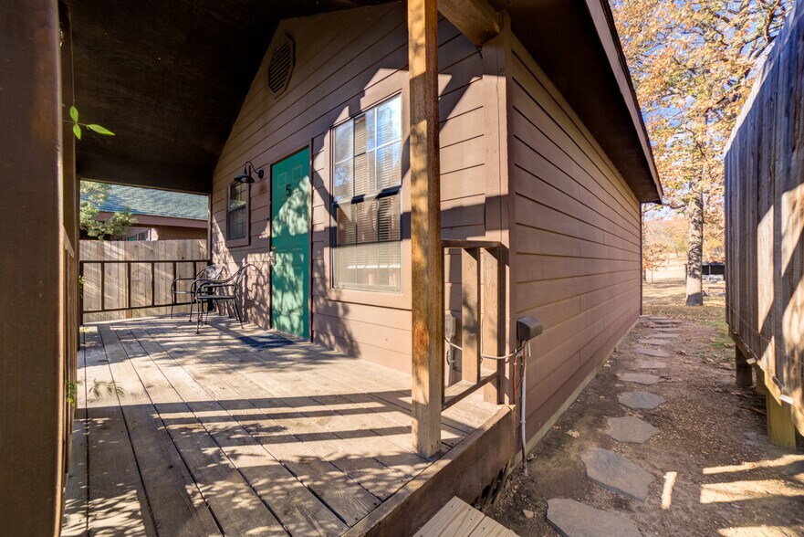 More Photos Of 446724 E 390 Rd, Langley Hotel For Sale