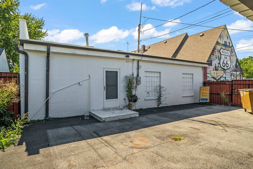 More Photos Of 4702 E 11th St, Tulsa Freestanding For Sale