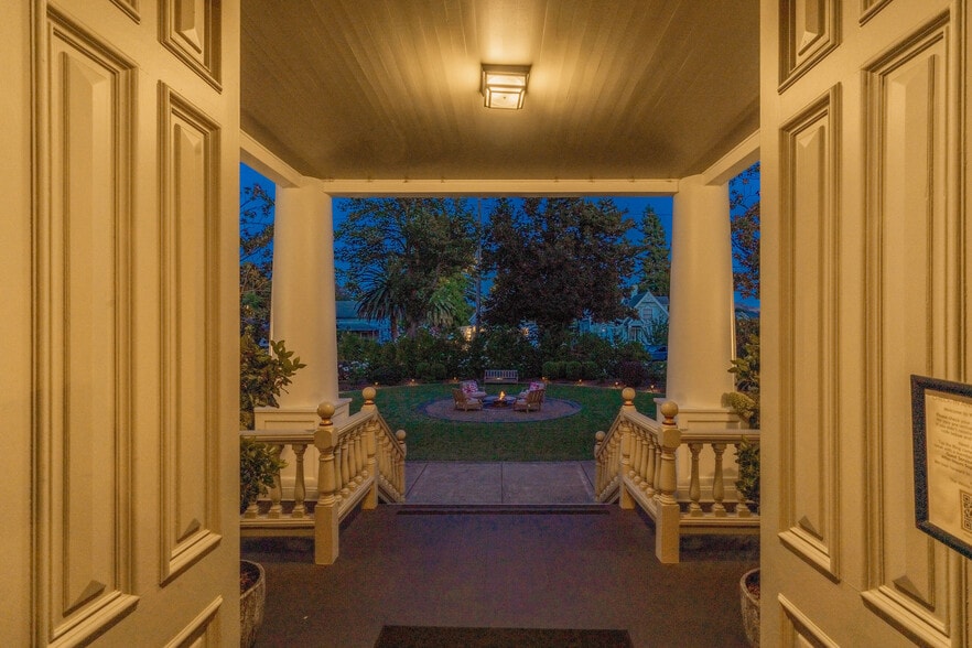 More Photos Of 443 Brown St, Napa Hotel For Sale