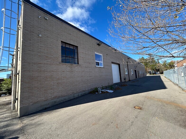 More Photos Of 87-89 Glen Cameron Rd, Markham Manufacturing For Sale