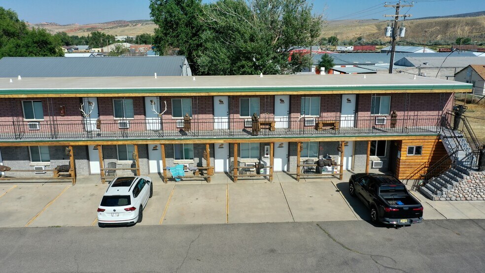 More Photos Of 501 S 6th St, Thermopolis Hotel For Sale