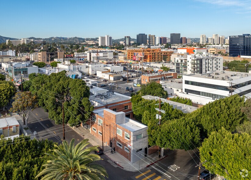 More Photos Of 11333 Iowa Ave, Los Angeles Loft Creative Space For Sale