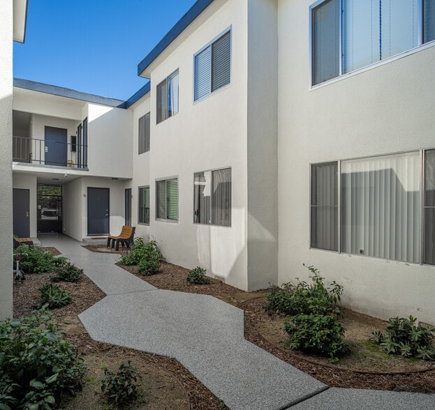 More Photos Of 1711 Granville Ave, Los Angeles Apartments For Sale