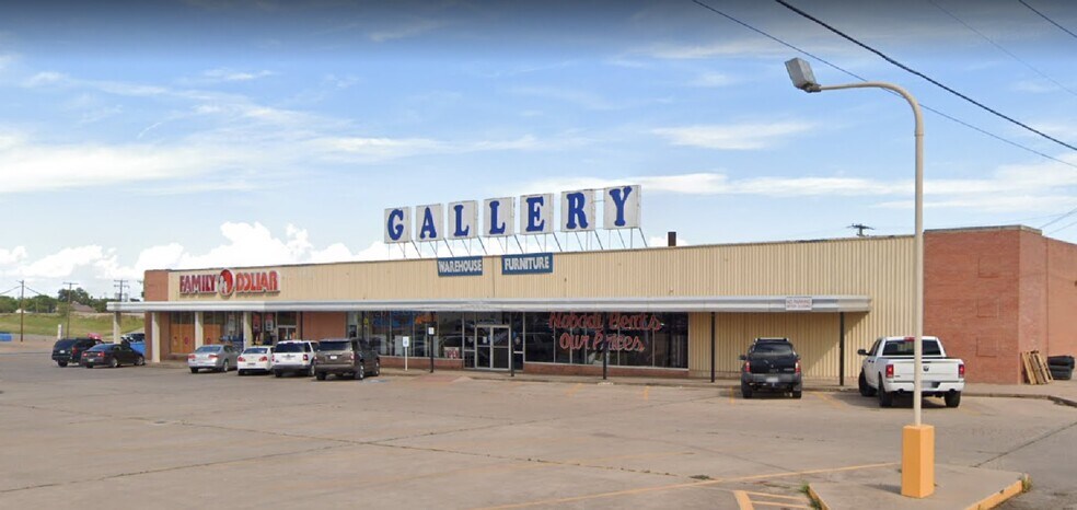 Primary Photo Of 500-511 E Broadway St, Sweetwater Storefront For Sale