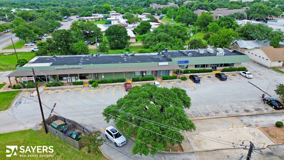 More Photos Of 11689 Research Blvd, Austin Freestanding For Sale