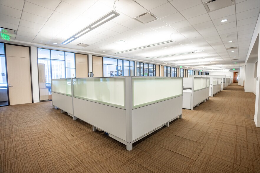 More Photos Of 2000 Avenue of the Stars, Los Angeles Office For Sale