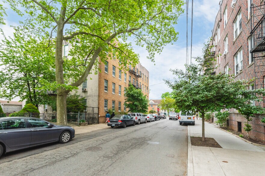 More Photos Of 87-87 116th St, Richmond Hill Multifamily For Sale